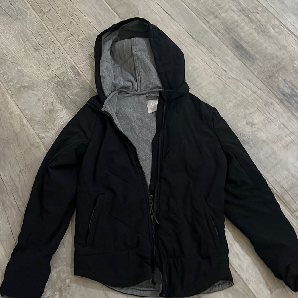 Girls jacket from athletes girls. Size 12. Perfect condition.